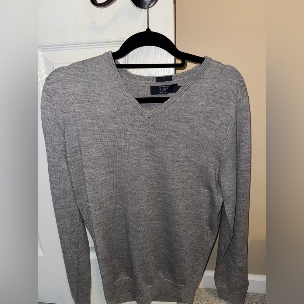 J. Men's Light Gray V-Neck Sweater